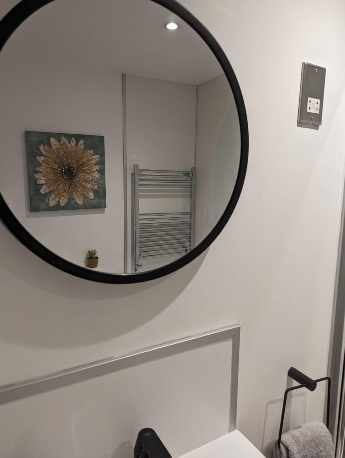 2-Bed Apartment Heart Of Cardiff Luaran gambar